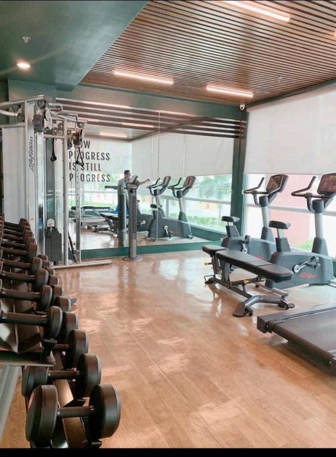 Lancris Residences 2 Bedroom Entire Apartment Near Airport With Pool Paranaque City Exterior photo